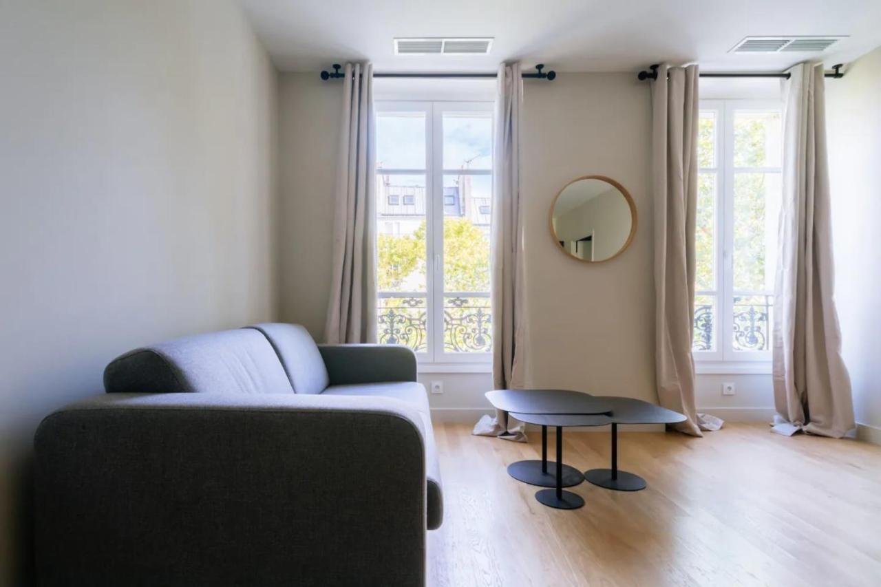 Stylish 2 Bedroom Apartment In Париж Экстерьер фото
